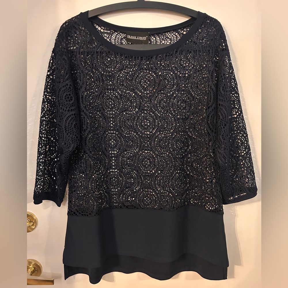 Frank Lyman Design Women’s Navy Lace Blouse size 14.